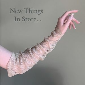 •Incoming Antiques•